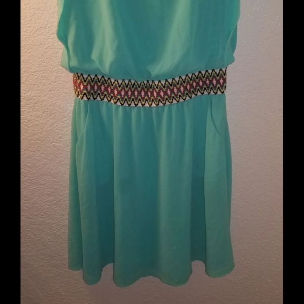 Chic Green Dress with Patterned Waistband